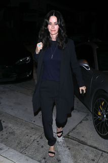 Courteney Cox feet photo thumbnail