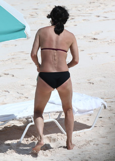 Courteney Cox feet photo thumbnail