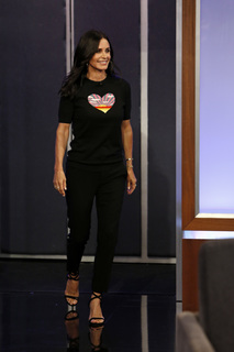 Courteney Cox feet photo thumbnail