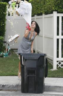 Courteney Cox feet photo thumbnail