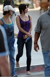 Courteney Cox feet photo thumbnail