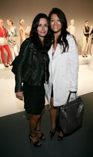 Courteney Cox feet photo thumbnail