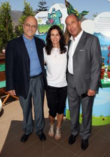 Courteney Cox feet photo thumbnail