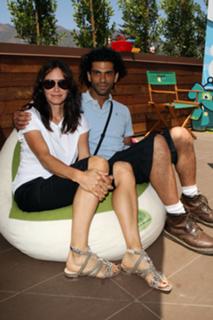 Courteney Cox feet photo thumbnail