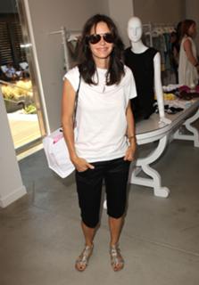 Courteney Cox feet photo thumbnail