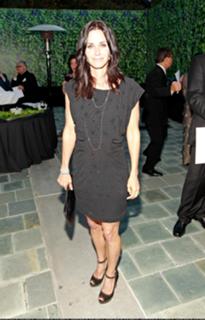 Courteney Cox feet photo thumbnail