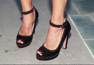 Courteney Cox feet photo thumbnail