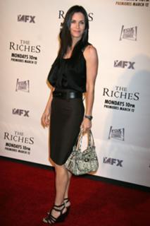 Courteney Cox feet photo thumbnail