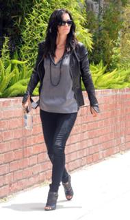 Courteney Cox feet photo thumbnail
