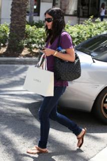 Courteney Cox feet photo thumbnail