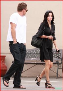 Courteney Cox feet photo thumbnail