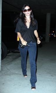 Courteney Cox feet photo thumbnail