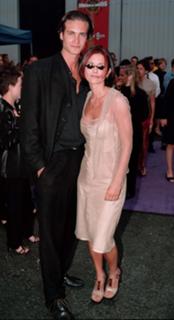 Courteney Cox feet photo thumbnail