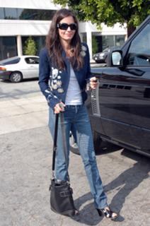 Courteney Cox feet photo thumbnail