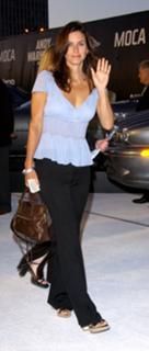 Courteney Cox feet photo thumbnail