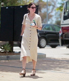 Courteney Cox feet photo thumbnail