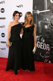 Courteney Cox feet photo thumbnail