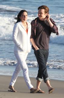 Courteney Cox feet photo thumbnail