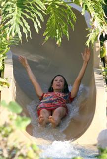 Courteney Cox feet photo thumbnail