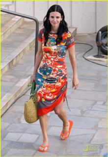 Courteney Cox feet photo thumbnail