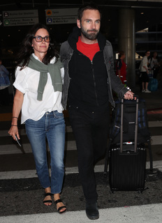 Courteney Cox feet photo thumbnail