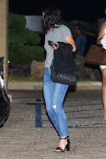 Courteney Cox feet photo thumbnail