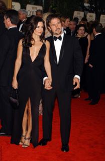 Courteney Cox feet photo thumbnail