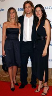 Courteney Cox feet photo thumbnail