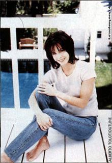 Courteney Cox feet photo thumbnail