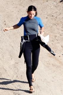 Courteney Cox feet photo thumbnail