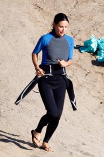 Courteney Cox feet photo thumbnail