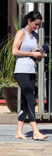 Courteney Cox feet photo thumbnail