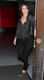 Courteney Cox feet photo thumbnail