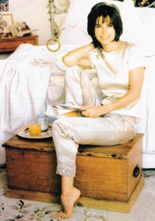 Courteney Cox feet photo thumbnail