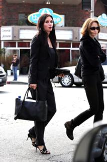 Courteney Cox feet photo thumbnail