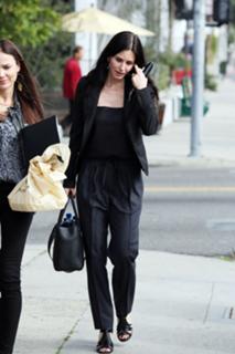 Courteney Cox feet photo thumbnail