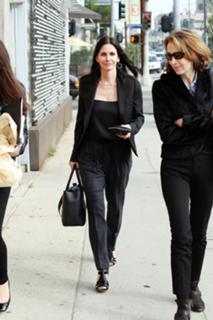 Courteney Cox feet photo thumbnail