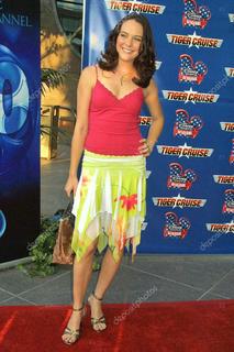 Courtnee Draper feet photo 8