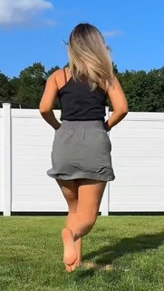 Courtney Budzyn feet photo 3