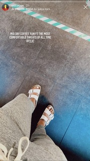 Courtney Cox feet photo 9