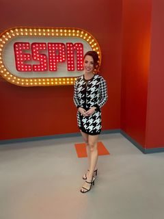 Courtney Cronin feet photo 13