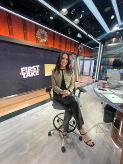 Courtney Cronin feet photo 12