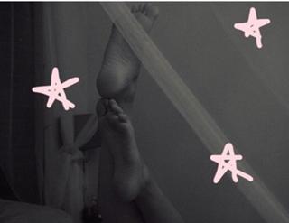 Courtney Eaton feet photo thumbnail