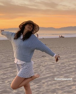 Courtney Eaton feet photo thumbnail