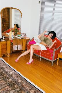 Courtney Eaton feet photo thumbnail