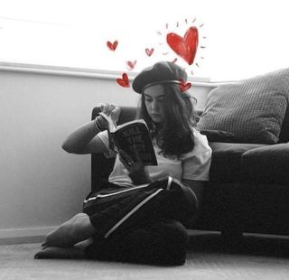 Courtney Eaton feet photo thumbnail