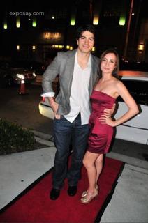 Courtney Ford feet photo thumbnail