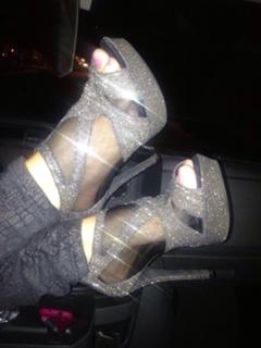 Courtney Friel feet photo thumbnail