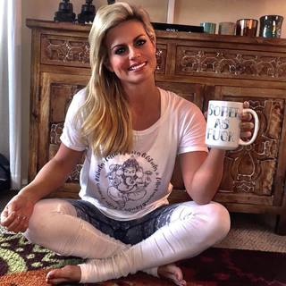 Courtney Friel feet photo thumbnail