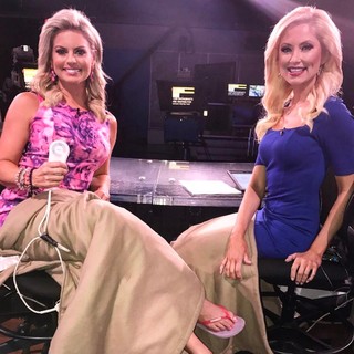 Courtney Friel feet photo thumbnail